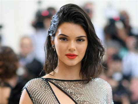 kendall jenner height in feet|Kendall Jenner’s Height, Age, Net Worth & Biography.